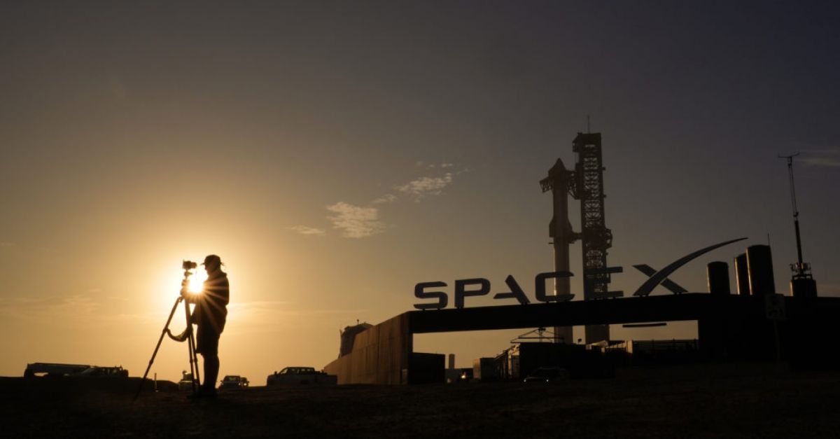 Мега ракетата на SpaceX изстреля в друг тестов полет в