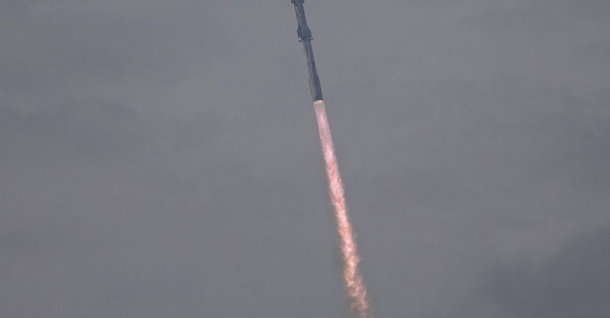 Мега ракетата на SpaceX изстреля друг тестов полет в четвъртък