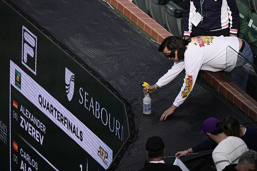 Invasion Of Bees Unable To Take The Sting Out Of Carlos Alcaraz At Indian Wells