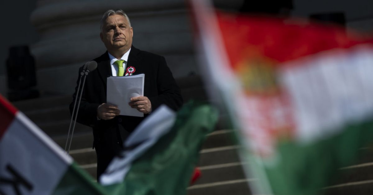 Унгарският премиер Орбан критикува ЕС, докато призовава хората да му помогнат да „окупира Брюксел“