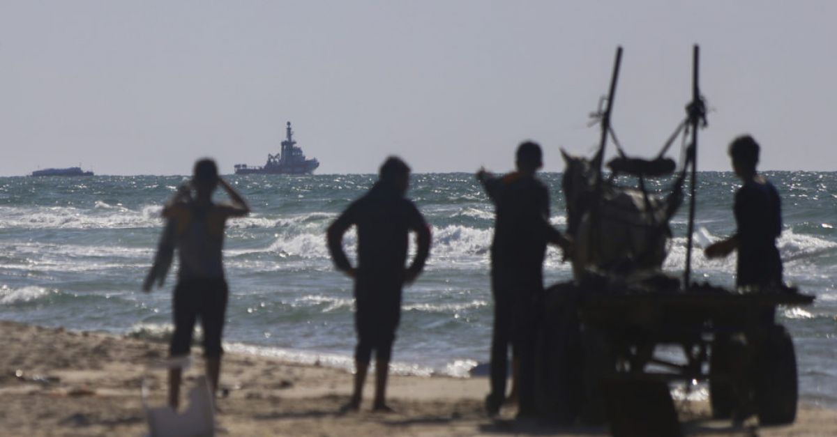 Първият кораб, използвал нов морски маршрут, доставя помощ за Газа, каза израелската армия