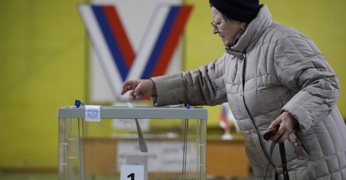 Избирателите в цяла Русия гласуват на втория ден от изборите,
