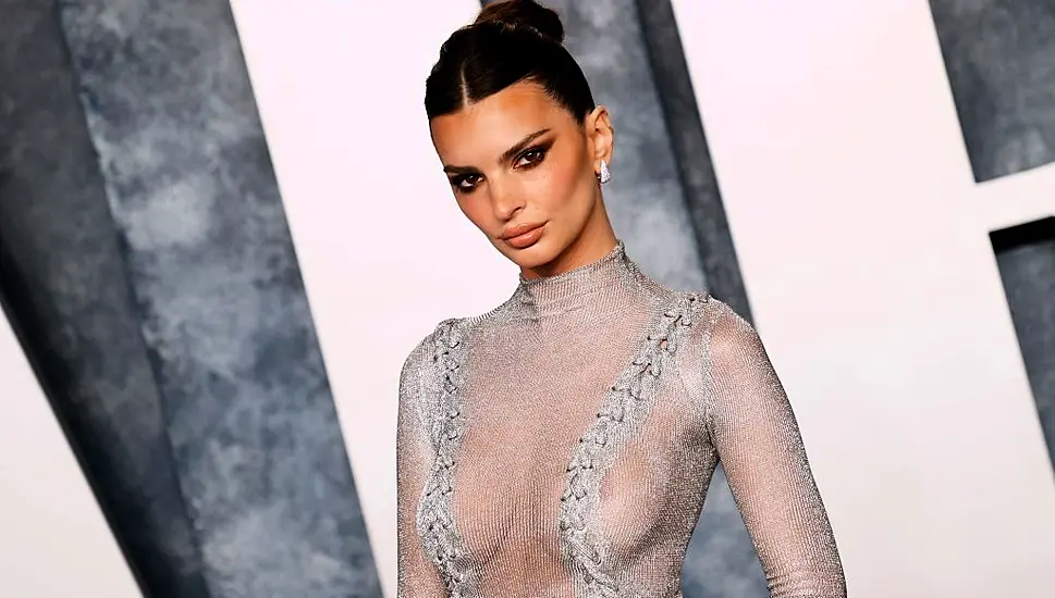 Emily Ratajkowski Sets New Trend For ‘Divorce Rings’