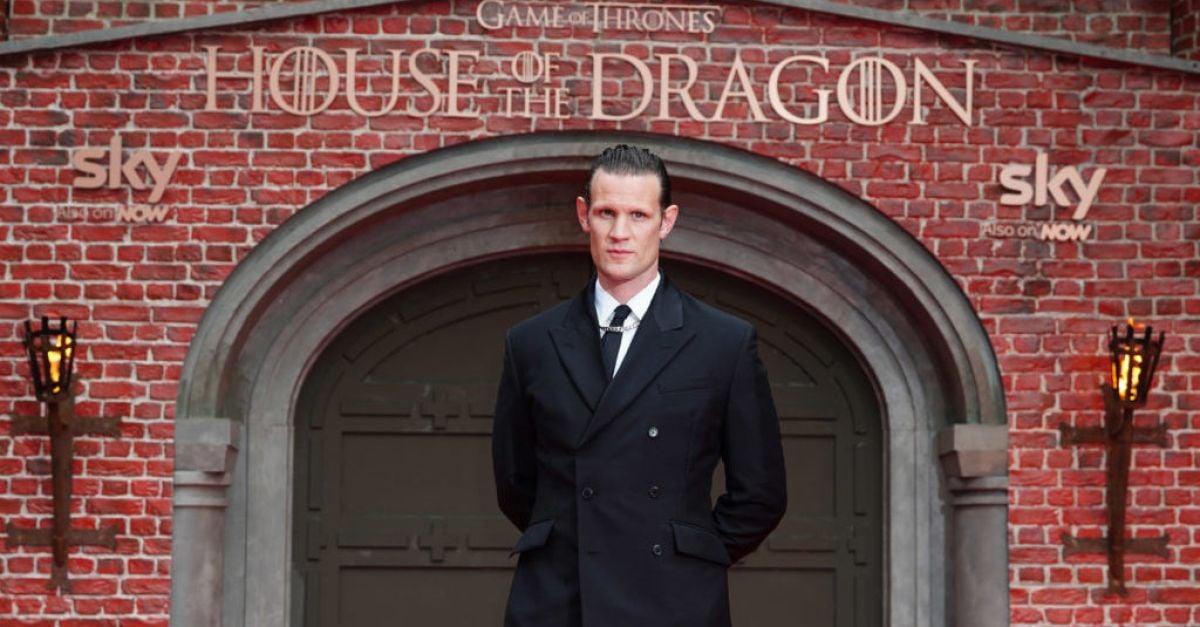 Мат Смит призовава враговете си да „коленичат“ в трейлъра на House Of The Dragon