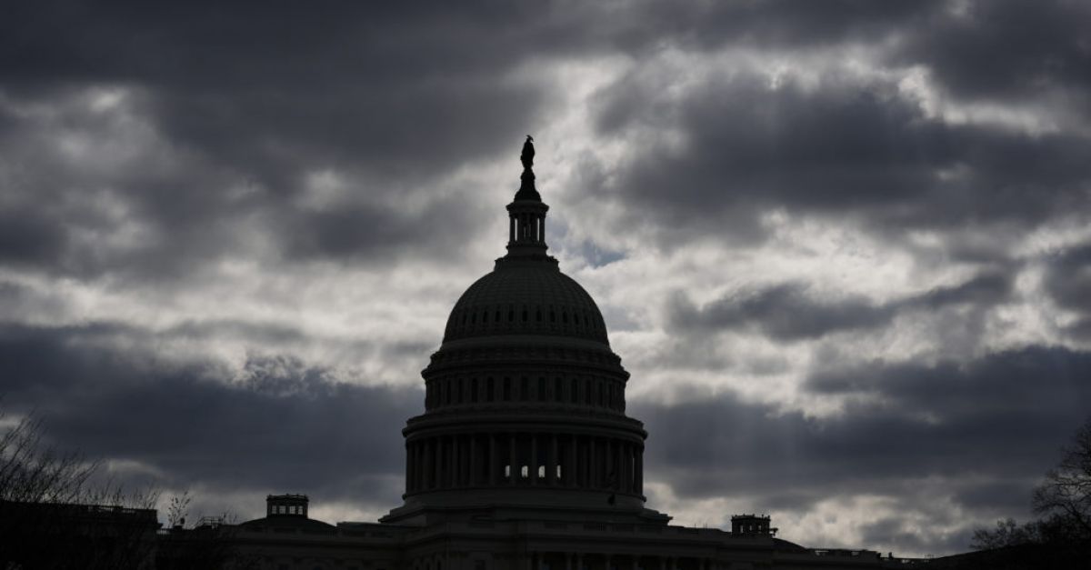 Сенатът на САЩ прие пакет за финансиране, слагайки край на заплахата от спиране на работата на правителството