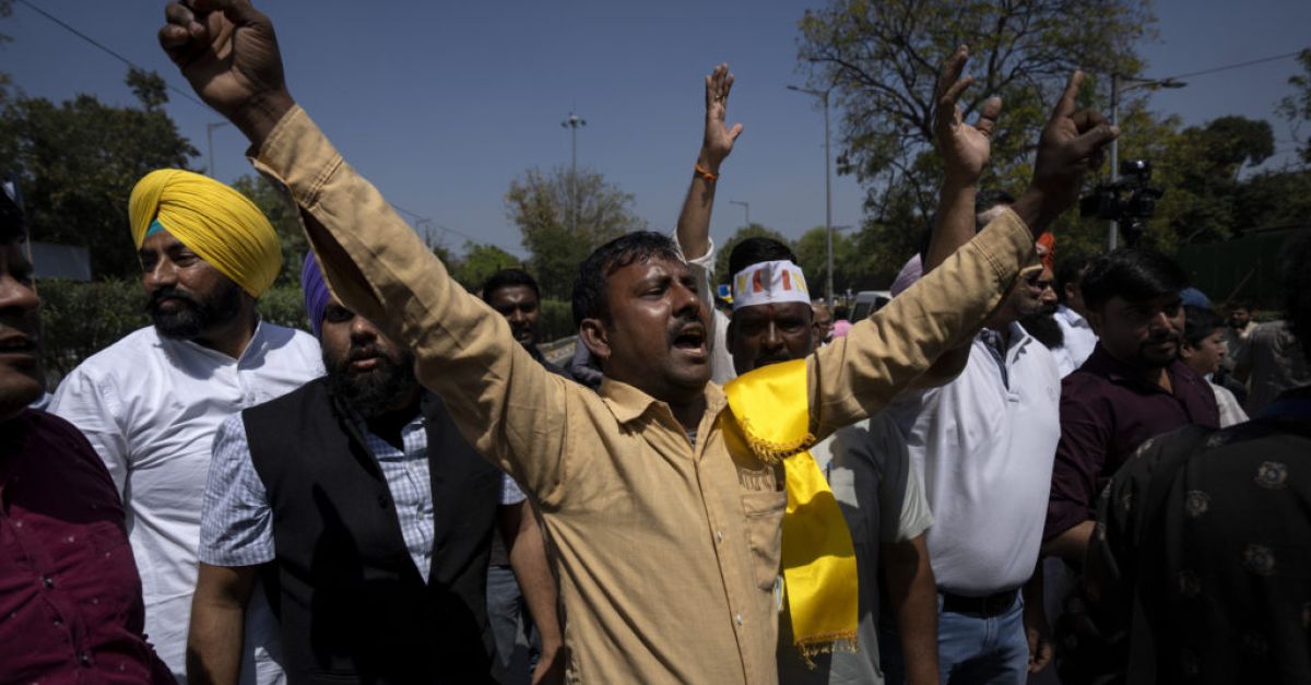 Стотици протестиращи излязоха по улиците в столицата на Индия за