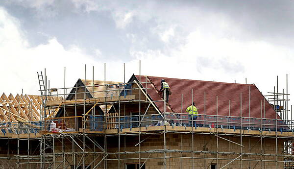 Laois Nationalist — More new-build homes and falling interest rates may bring rising house prices to an end - Vimarsana News
