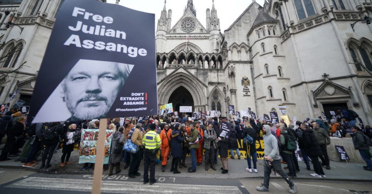 САЩ трябва да обещаят липса на смъртно наказание, преди обжалването на Асанж да бъде отхвърлено – съдии