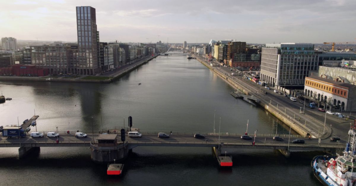 Икономиката на Ирландия се очаква да расте през следващите две години, казват експерти