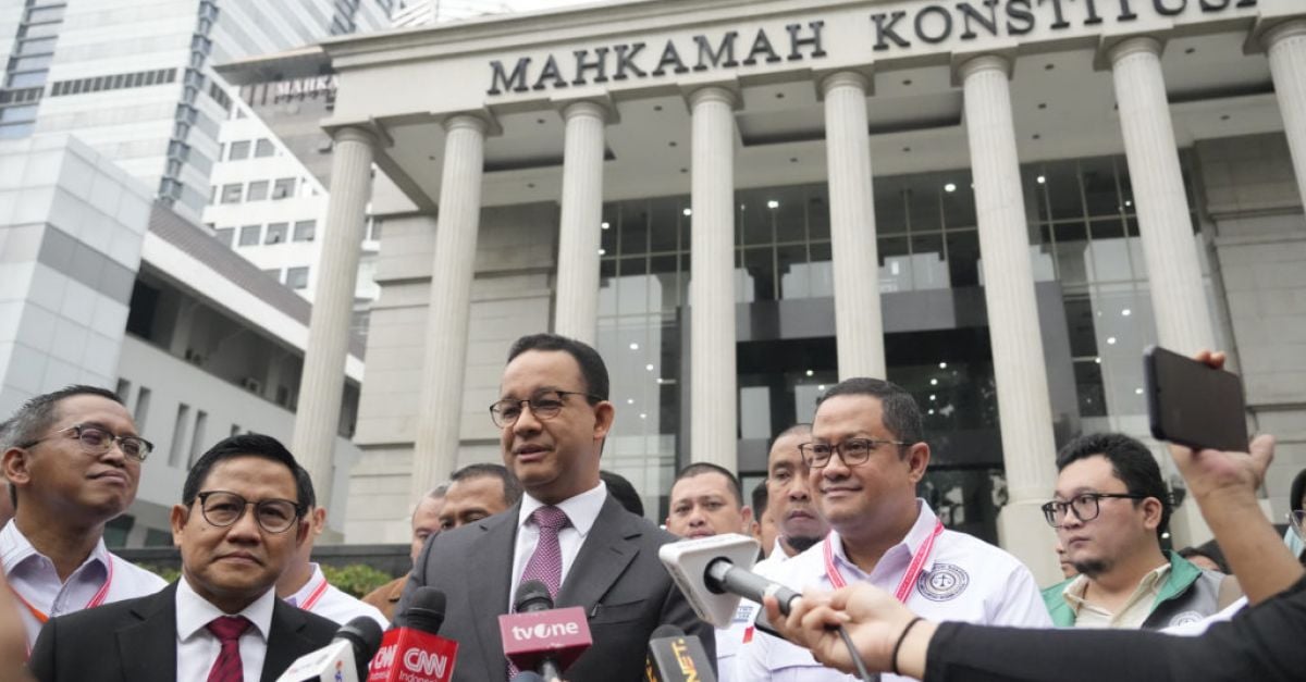 Върховният съд на Индонезия разгледа жалби, подадени от двама загубили
