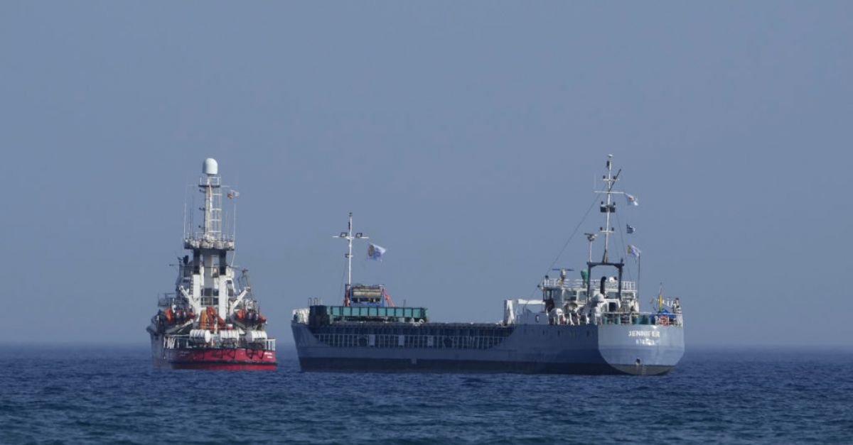 Корабите напускат кипърското пристанище, за да доставят хранителна помощ в Газа