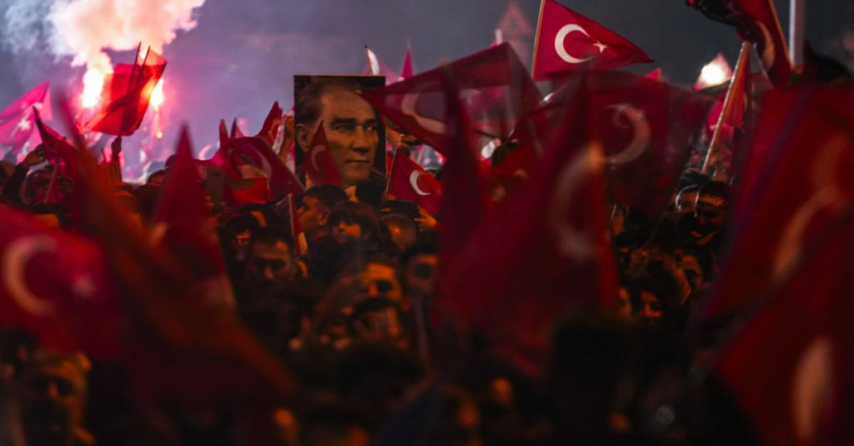 Турската опозиция празнува победата над партията на Ердоган на местните избори