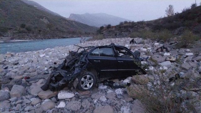 Eight Dead After Vehicle Carrying Suspected Migrants Crashes Into Albanian River