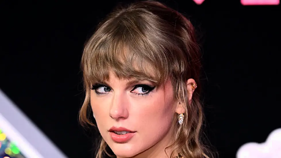 Taylor Swift Joins Billionaire Club Thanks To Music And Tour Earnings