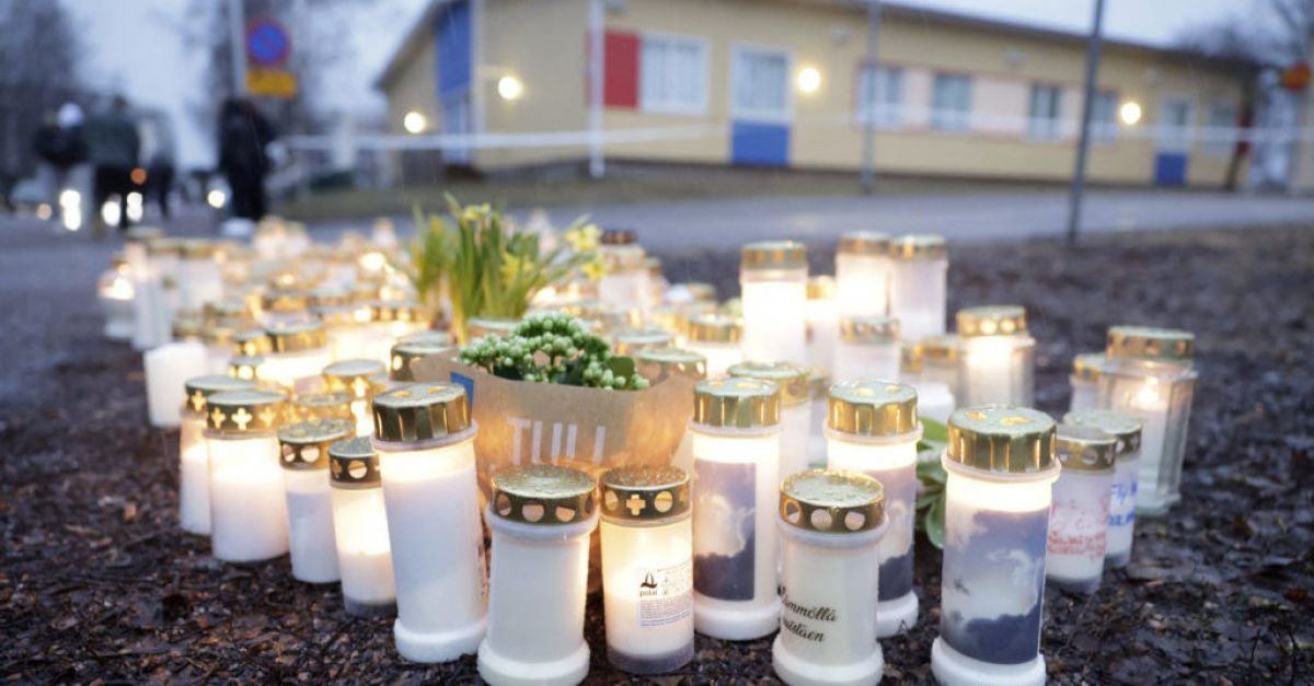 Финландия скърби за ученик, убит при стрелба в училище