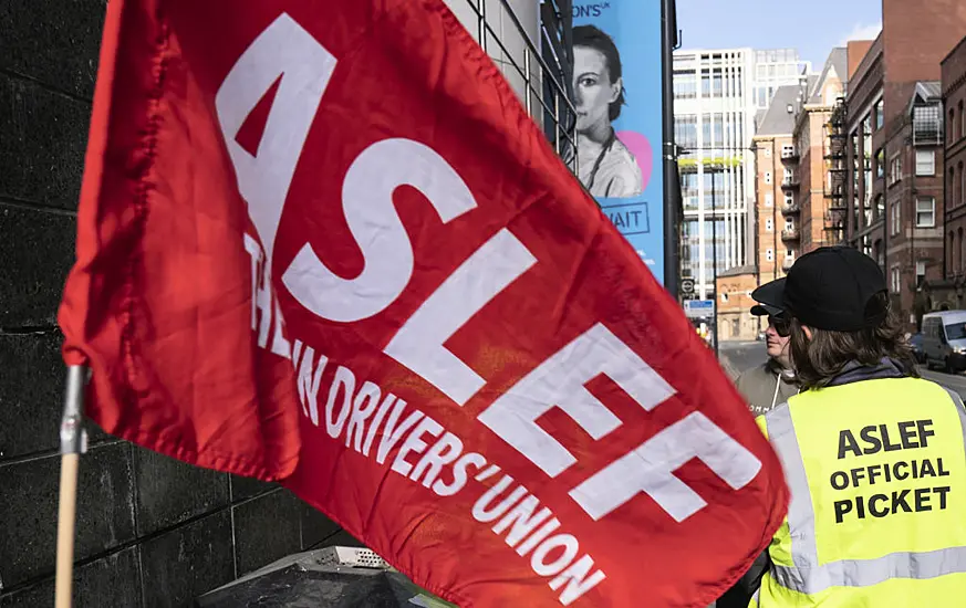 Uk Train Drivers To Begin Overtime Ban Ahead Of Fresh Strikes