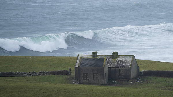 Waterford News & Star — Weather warnings issued with Storm Kathleen set to hit Ireland - Vimarsana News