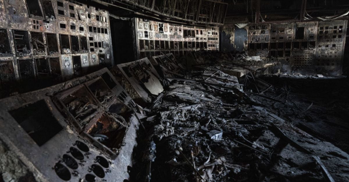 Украйна твърди, че е унищожила руски бойни самолети при една от най-големите си атаки с дронове