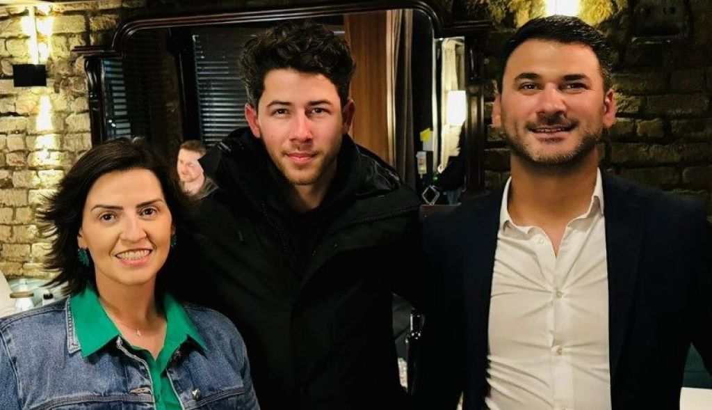 Popstar Nick Jonas spotted at famous Dublin restaurant