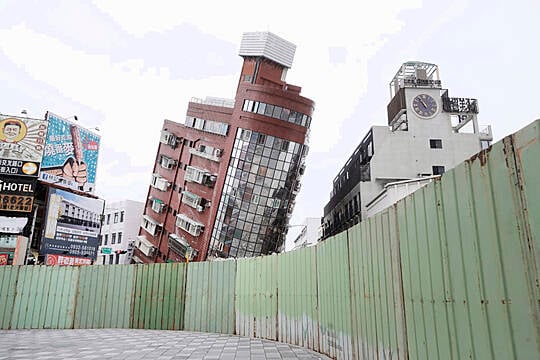 Earthquake Aftershocks Halt Demolition Of Leaning Building In Taiwan