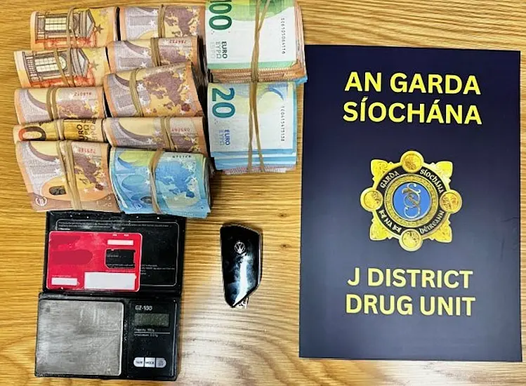 One Man Arrested As Gardaí Seize €14,000 In Cash, Car And Jewellery