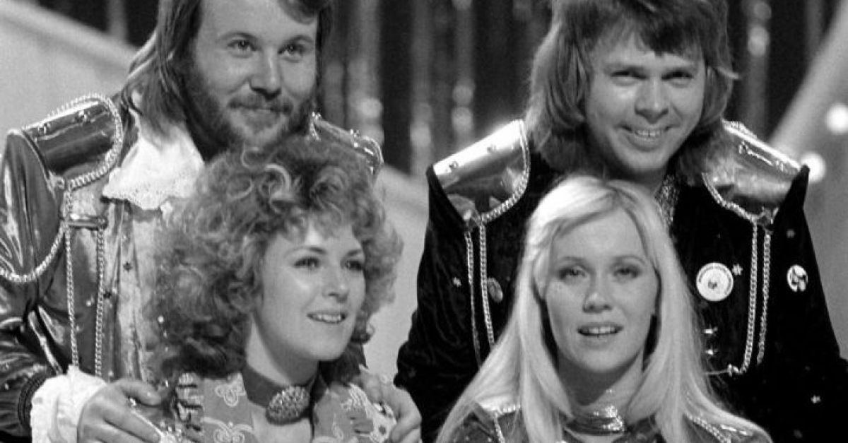 Abba благодари на феновете за „непоколебимата лоялност“ на 50-ата годишнина от победата на Евровизия