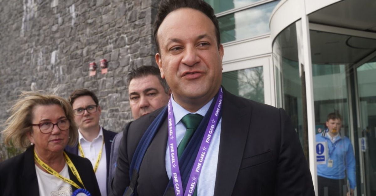 Варадкар подкрепя Харис, за да осигури исторически четвърти мандат за Fine Gael