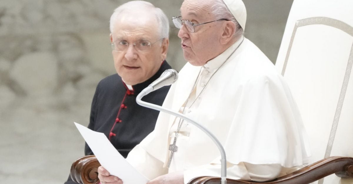 Ватикана казва, че операциите за промяна на пола и сурогатното майчинство са „сериозни заплахи“ за човешкото достойнство