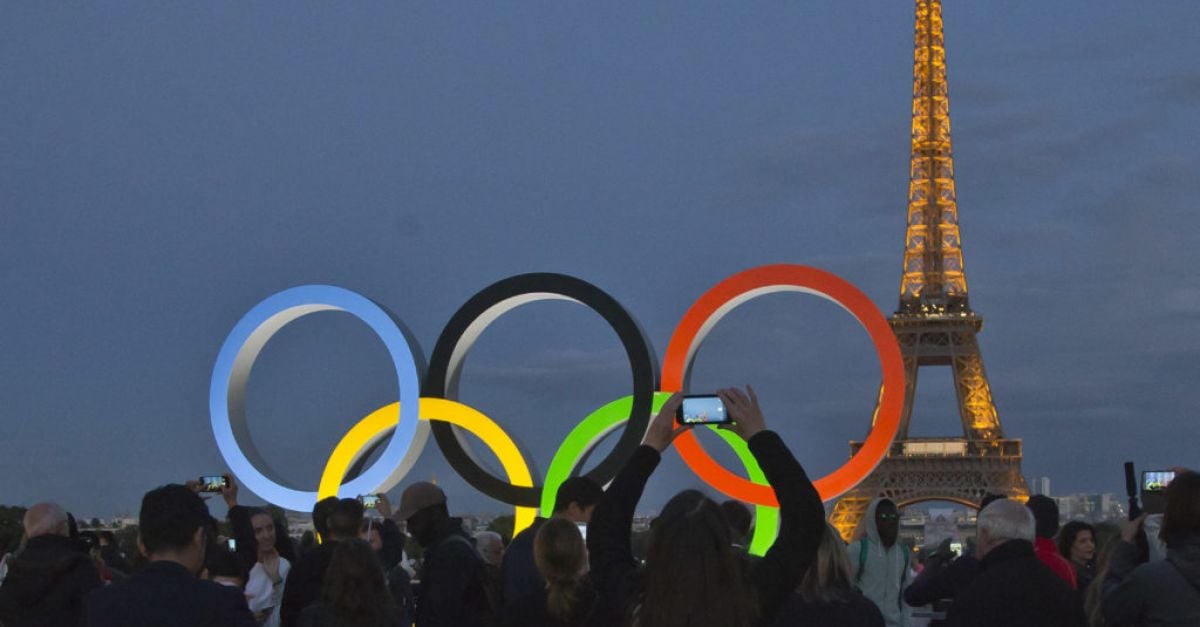 Олимпийските кръгове ще бъдат изложени на Айфеловата кула съобщиха организаторите