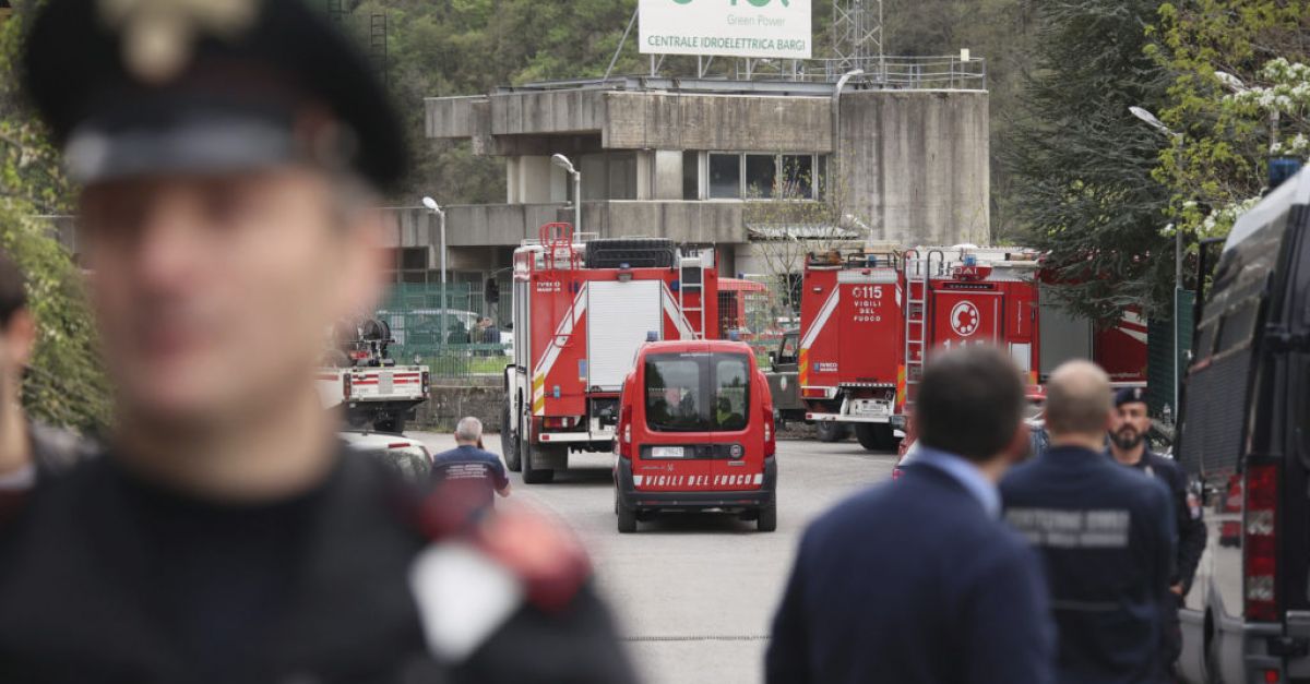Най-малко трима загинаха и четирима са изчезнали при експлозия в италианска водноелектрическа централа