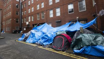Live: Asylum Seekers Being Moved From Mount Street Tents