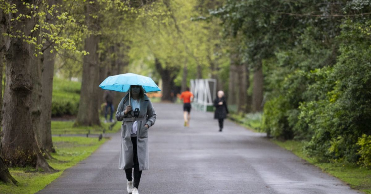 Предупреждения за проливен дъжд в Ирландия след топлия уикенд