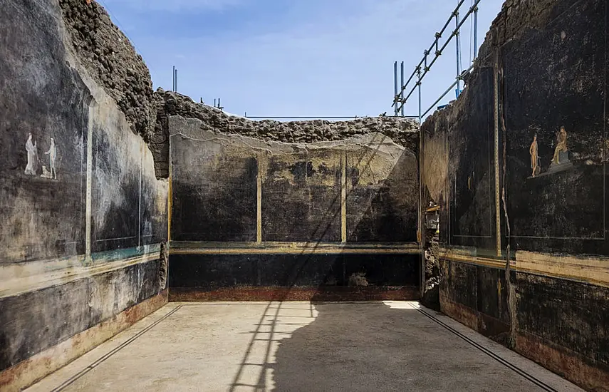 Archaeologists Excavating New Sites In Pompeii Uncover Sumptuous Banquet Hall