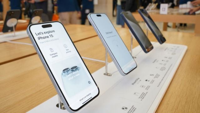 Apple Loses Top Phonemaker Spot To Samsung As Iphone Shipments Drop