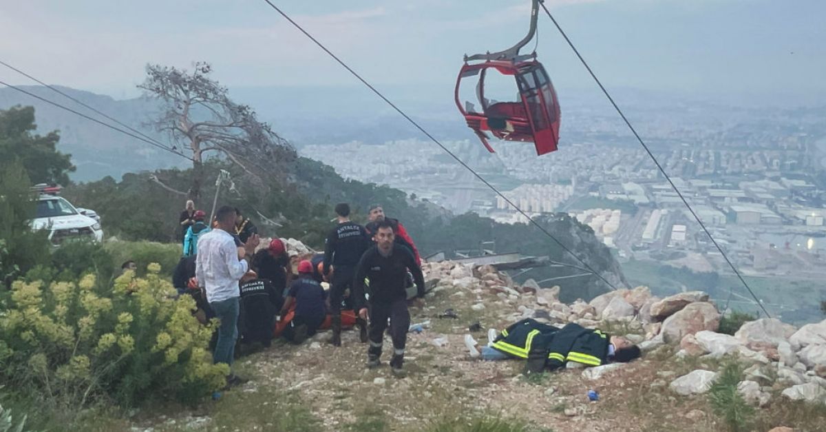 Plus de 170 personnes ont été secourues presque un jour après un accident mortel de téléphérique en Turquie