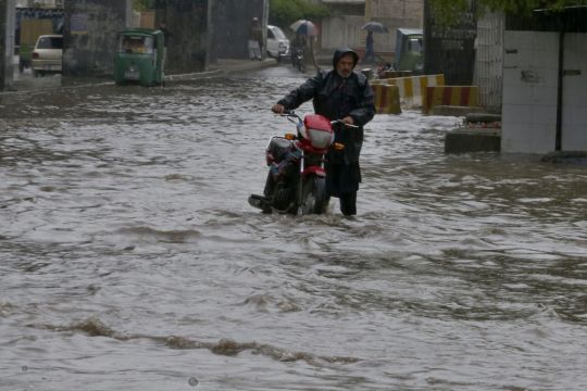 Lightning And Rains Kills Dozens People In Pakistan