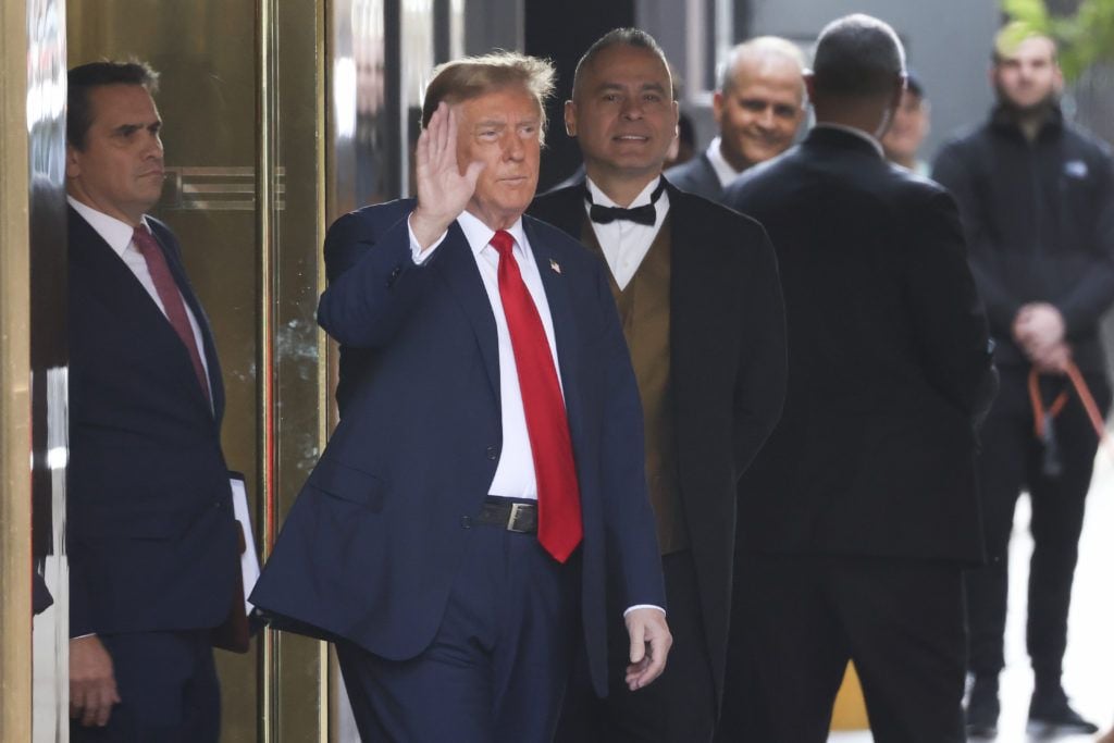 Trump arrives at court for start of jury selection in historic hush money trial