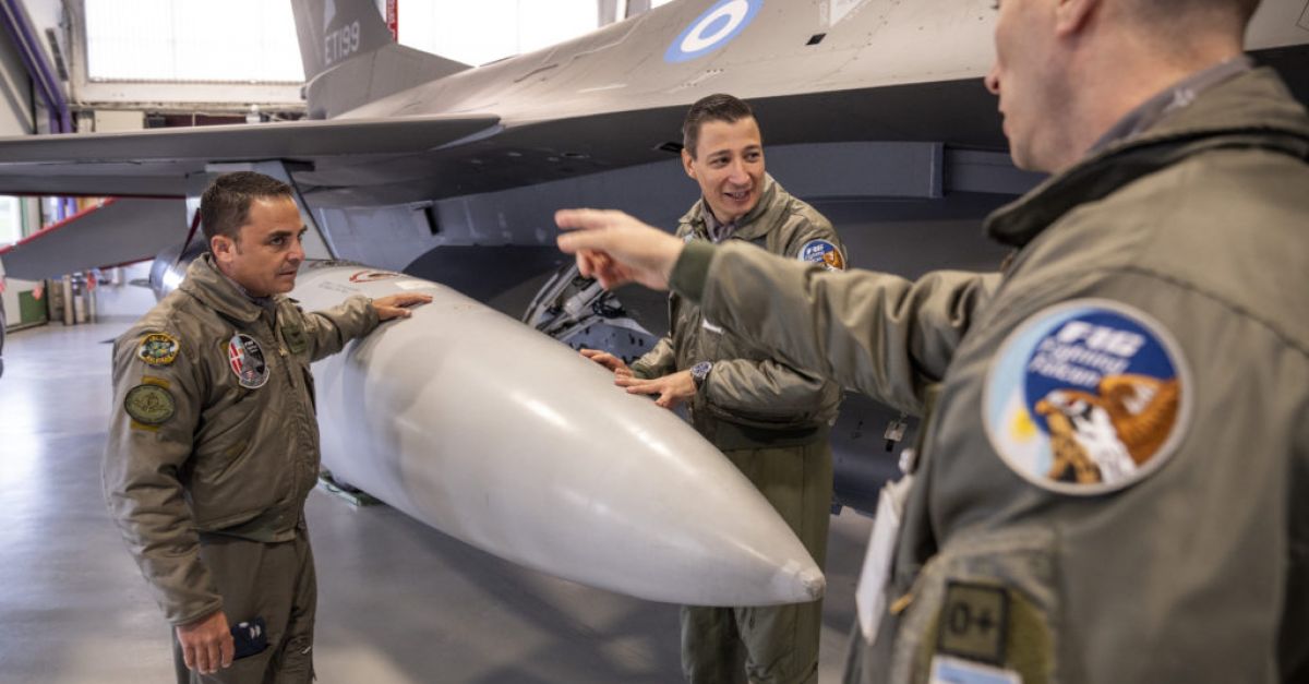 Аржентина купува 24 от остарелите датски изтребители F-16
