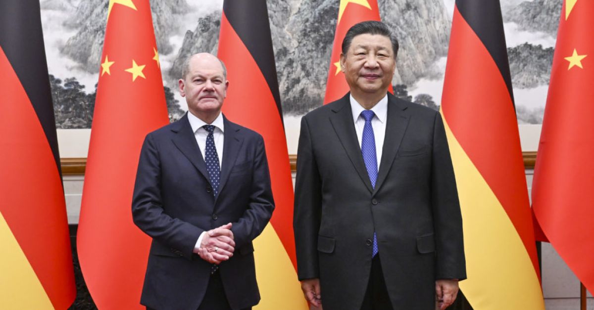 Германският канцлер Олаф Шолц каза че е помолил китайския лидер