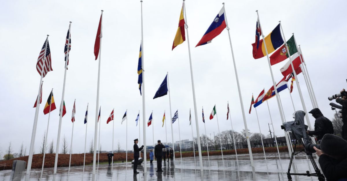 Аржентина официално поиска да се присъедини към НАТО в четвъртък