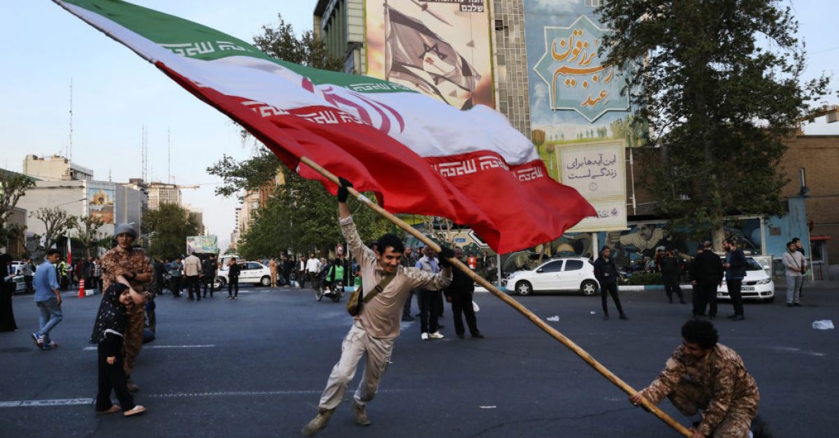 Иран стреля по батерии за противовъздушна отбрана рано в петък