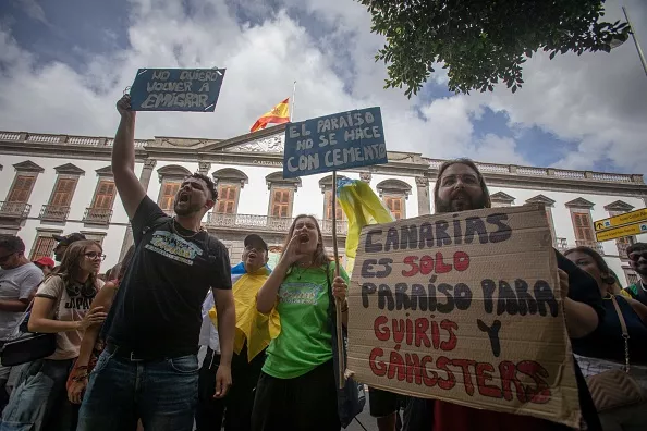 SPAIN-TOURISM-ENVIRONMENT-DEMO