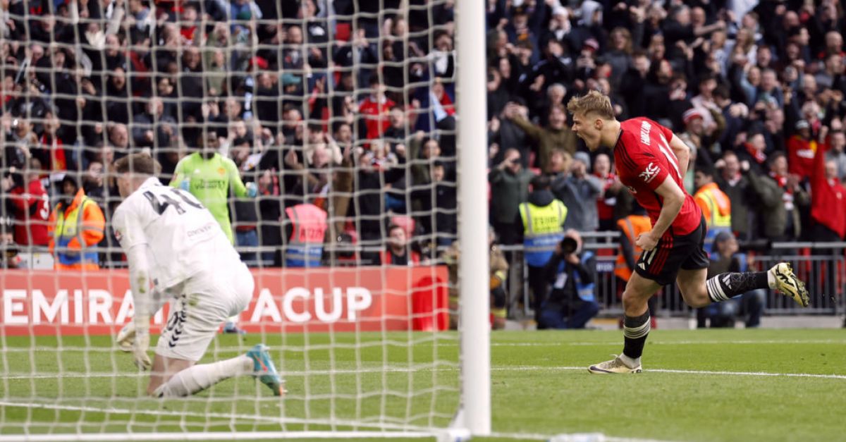 Манчестър Юнайтед спечели полуфинала за Купата на Англия с дузпи след зашеметяващо завръщане на Ковънтри