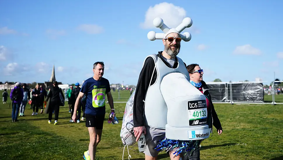 London Marathon Runners Break 44 Guinness World Records