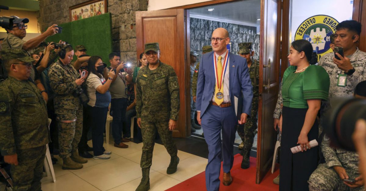 Американските и филипинските сили започнаха най-големите си бойни учения от