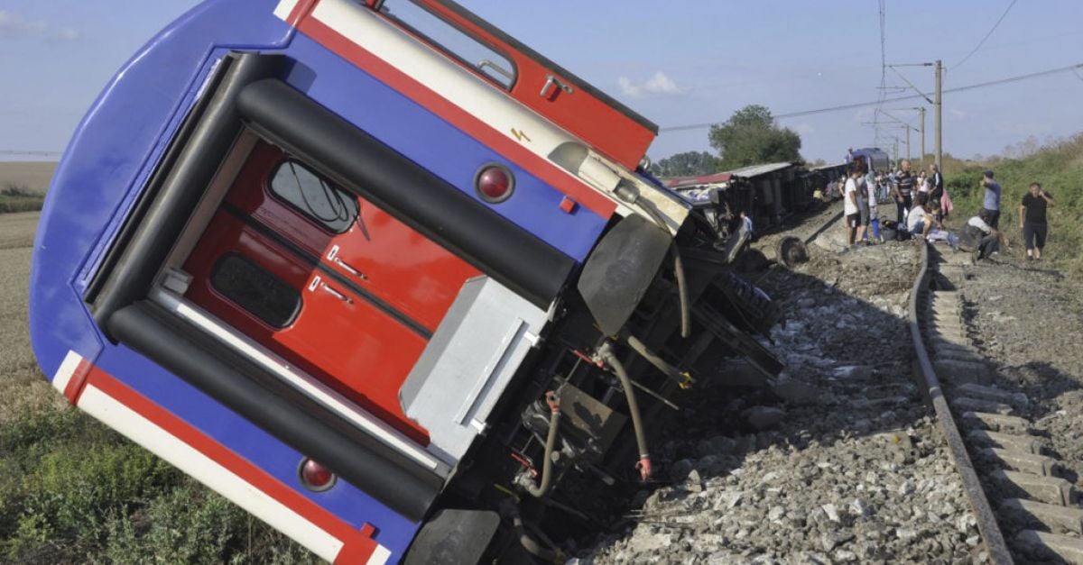 Служители на турските железници бяха вкарани в затвора заради катастрофа, която отне живота на 25