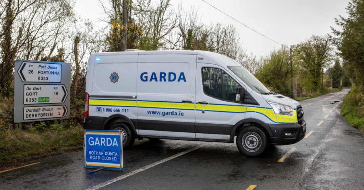 Млад мъж загина след сблъсък в Co Galway в неделя.Инцидентът