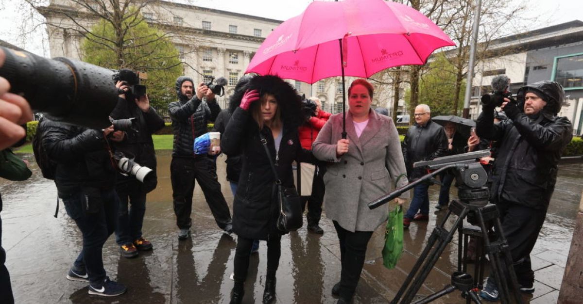 Откриването на процеса за убийство на журналистката Лайра МакКий от Белфаст се забави