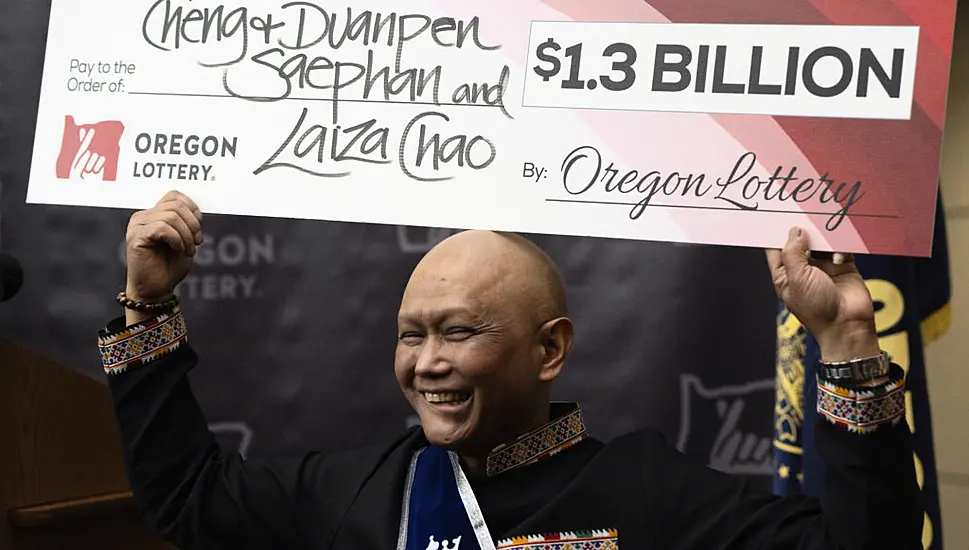 Winner Of Huge Powerball Jackpot In Us Is Immigrant From Laos Who Has Cancer