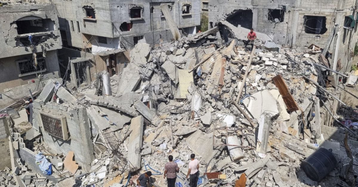 Палестинските здравни служители казват че израелските въздушни удари срещу град